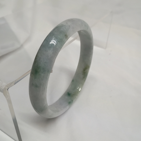 Jadeite Bangle - Picture 5 of 6